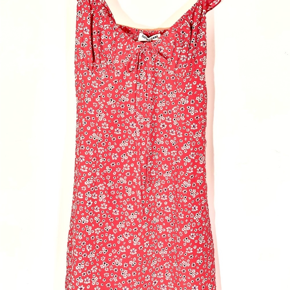 Red Floral Mini Dress by Fortunate One, NWT, VERY Flattering at bust